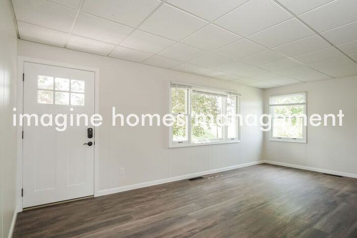 10937 Carlson Dr - Photo 4 of 19