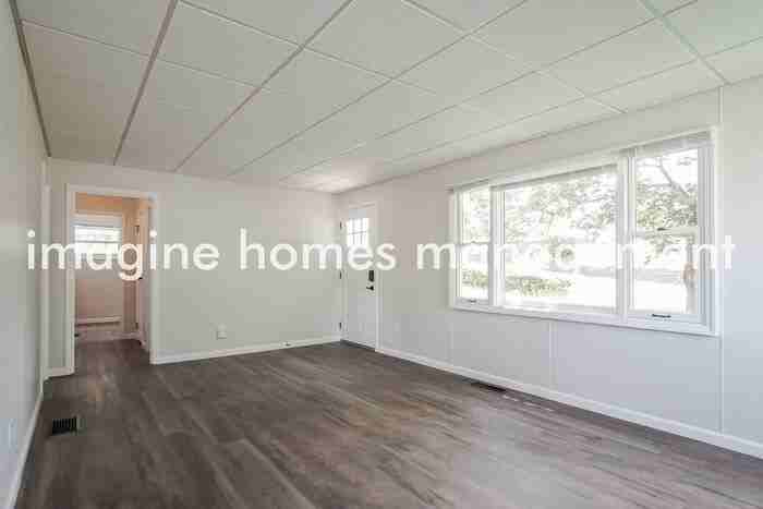 10937 Carlson Dr - Photo 5 of 19