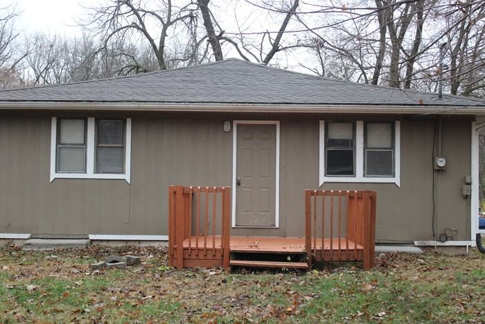 1124 Cherokee St - Photo 2 of 2