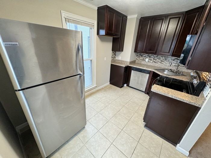 1003 Green St #1003 - Photo 3 of 33