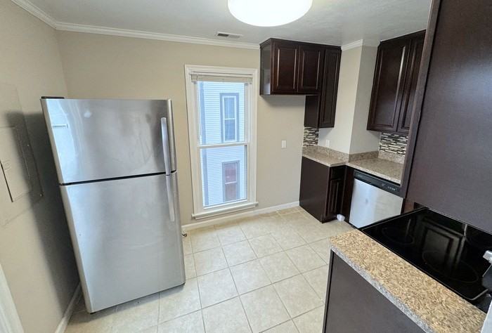 1003 Green St #1003 - Photo 4 of 33