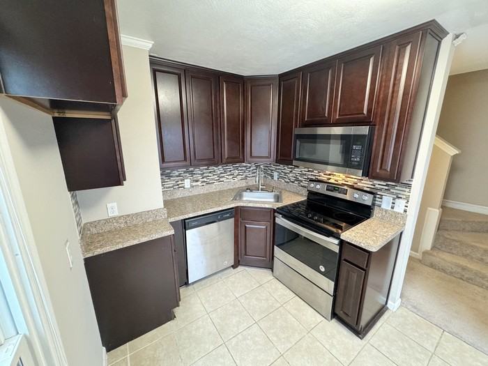 1003 Green St #1003 - Photo 5 of 33