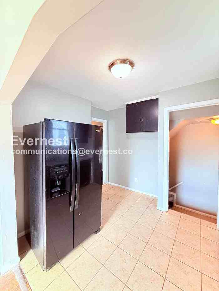 8270 Trinity St - Photo 6 of 32