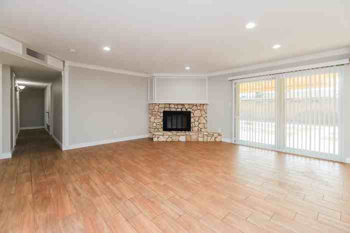525 E Geneva Dr - Photo 5 of 15