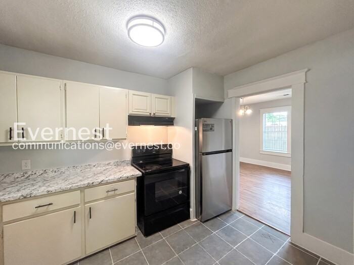 667 Sevier St - Photo 3 of 28