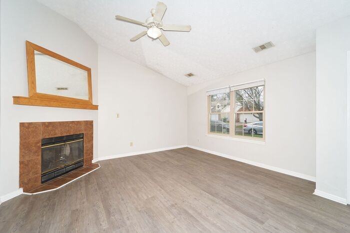 1761 Park North Ln - Photo 2 of 18