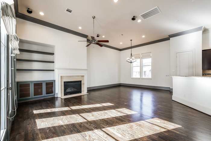 2207 Hilshire Glen Ct - Photo 3 of 25