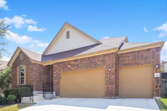 1323 Sunset Farm - Photo 4 of 22