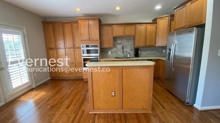 1302 Wilcox Ave - Photo 2 of 20
