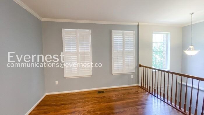 1302 Wilcox Ave - Photo 6 of 20