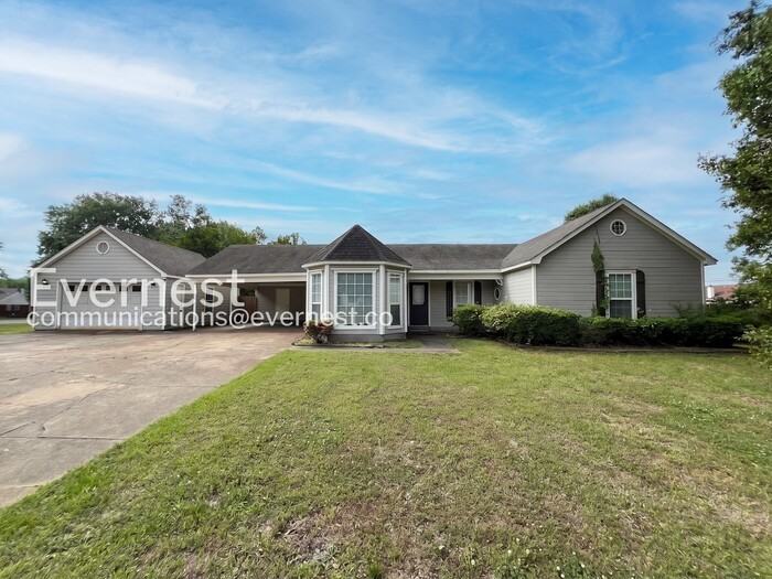 3985 Fernway Dr - Photo 2 of 29