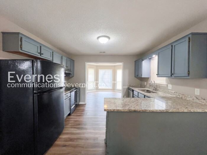 3985 Fernway Dr - Photo 7 of 29