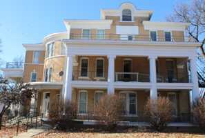 featured image of 711 N Broadway St #418