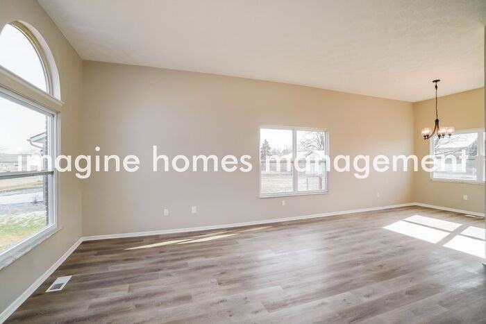 2673 Buggywhip Ln - Photo 6 of 17