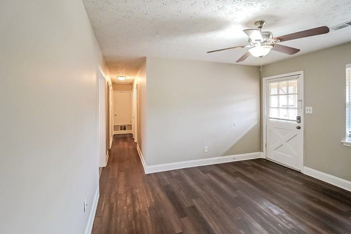 612 Ralph Rd Se - Photo 5 of 16