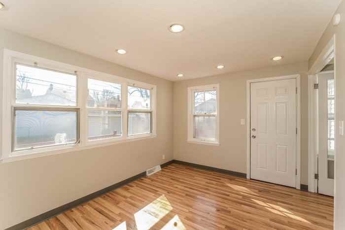 19430 Monterey Ave - Photo 5 of 15