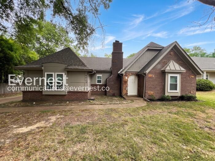 494 Windridge Pt - Photo 2 of 24