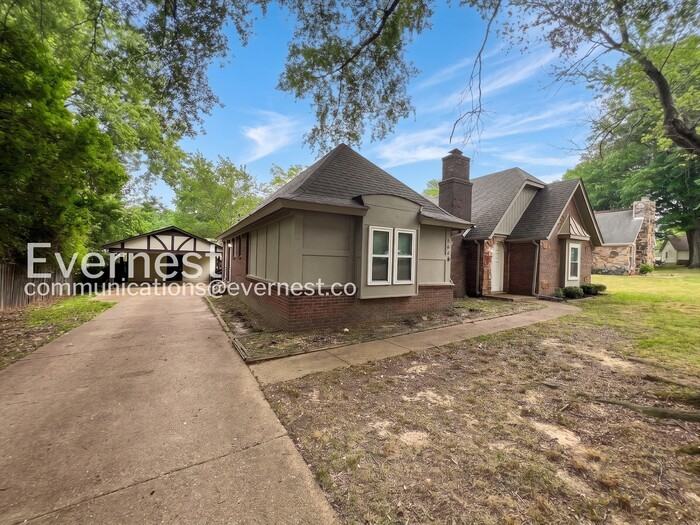 494 Windridge Pt - Photo 3 of 24