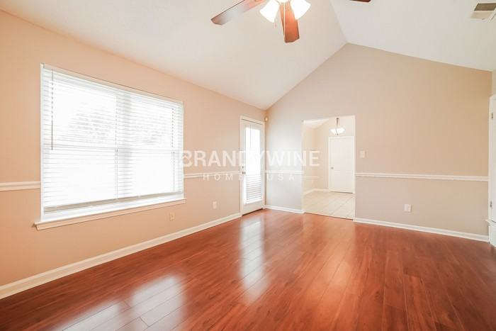 6490 Saddleback Cir - Photo 5 of 20