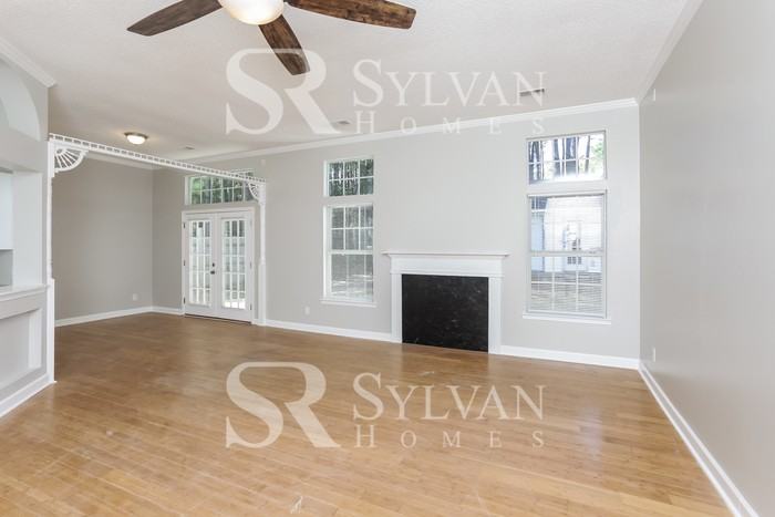 240 Turning Leaf Dr - Photo 4 of 16