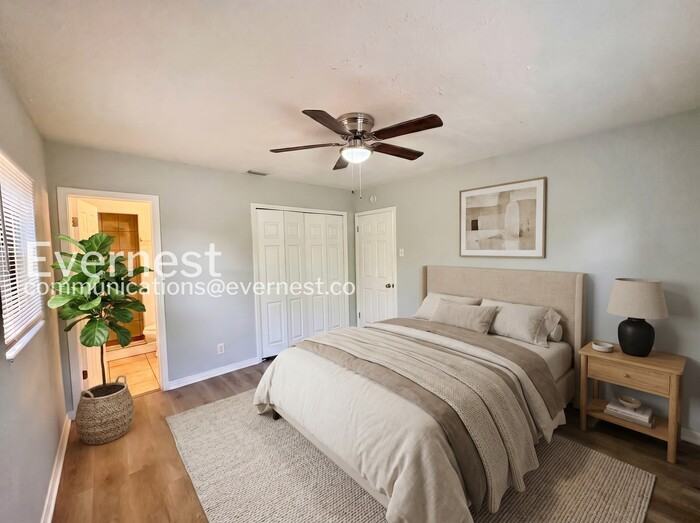 7121 Flounder Dr - Photo 4 of 23