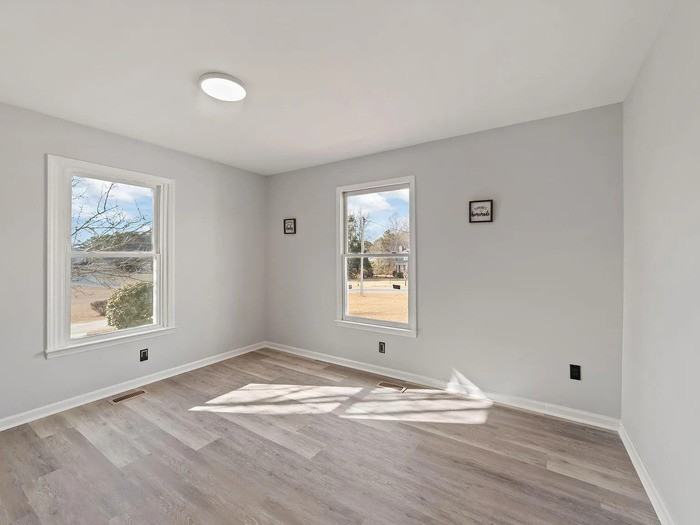 54 Lynn Ln - Photo 7 of 27