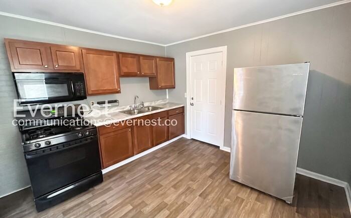 516 Athens Ct - Photo 2 of 16