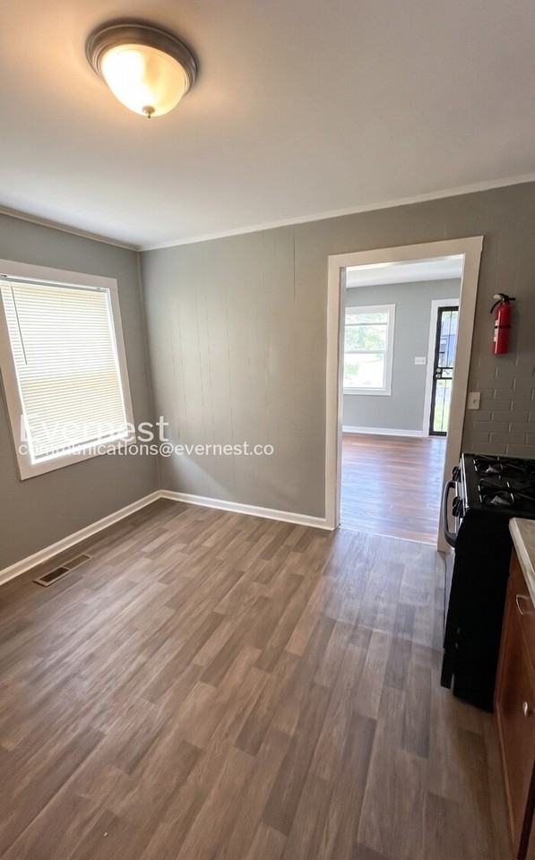 516 Athens Ct - Photo 3 of 16