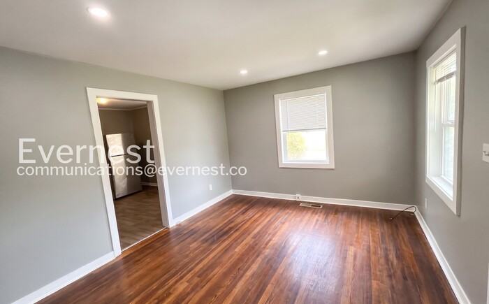 516 Athens Ct - Photo 4 of 16