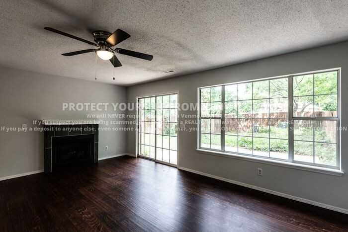 2554 W Houston St - Photo 3 of 15