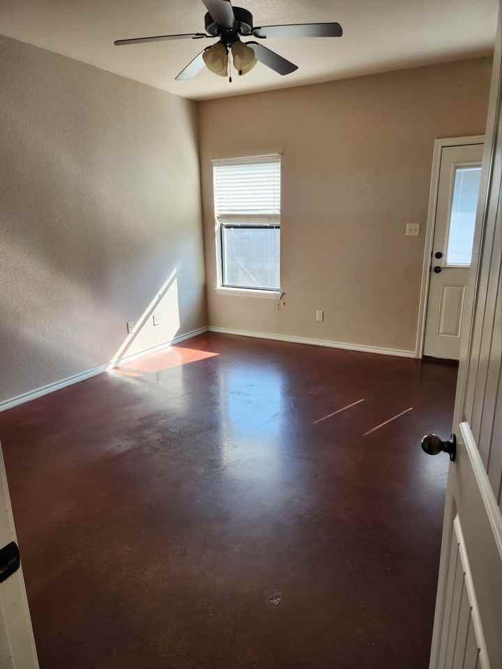440 S Evans St #E - Photo 2 of 3