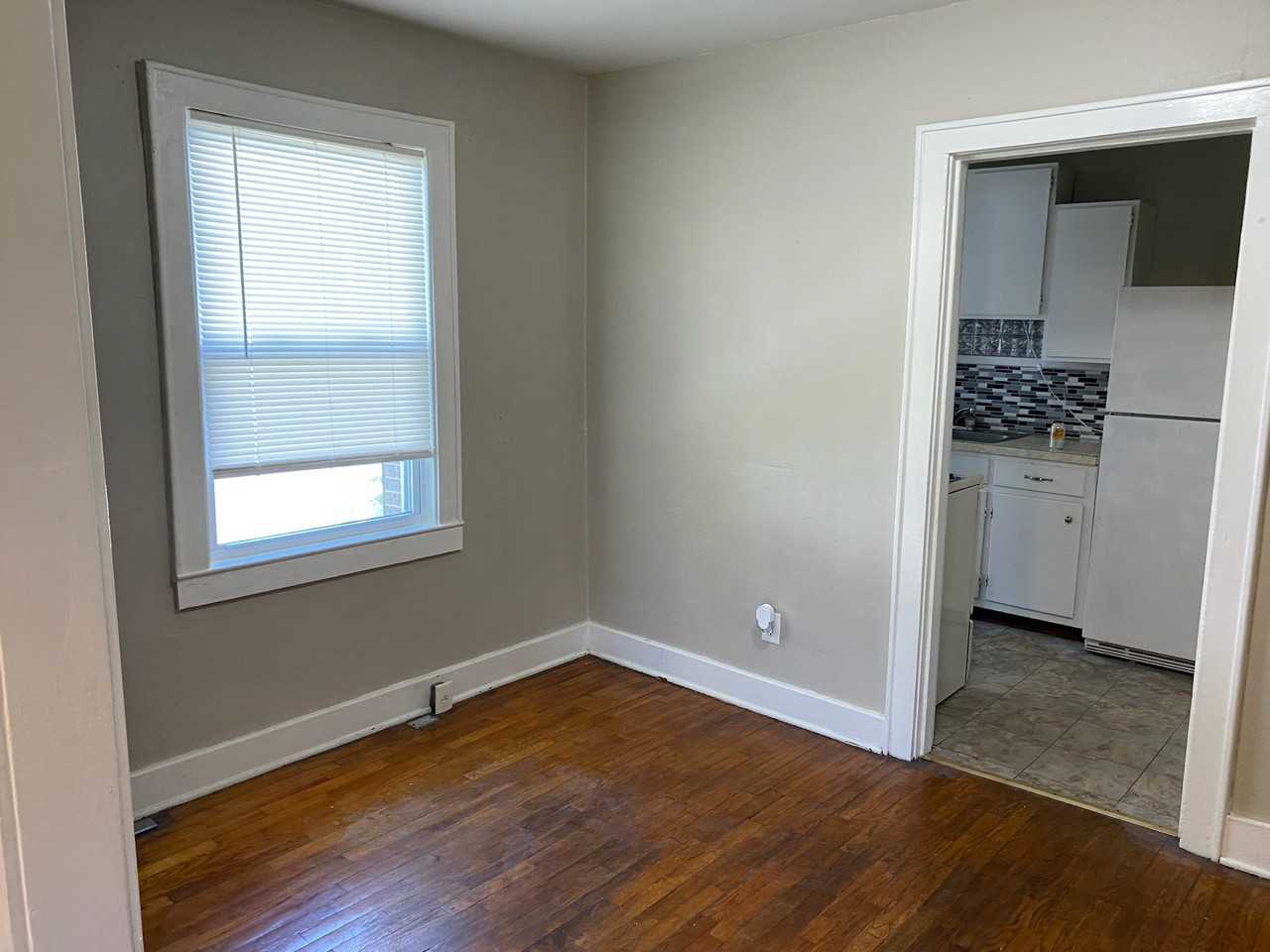 905 Myers Ave #A - Photo 3 of 11