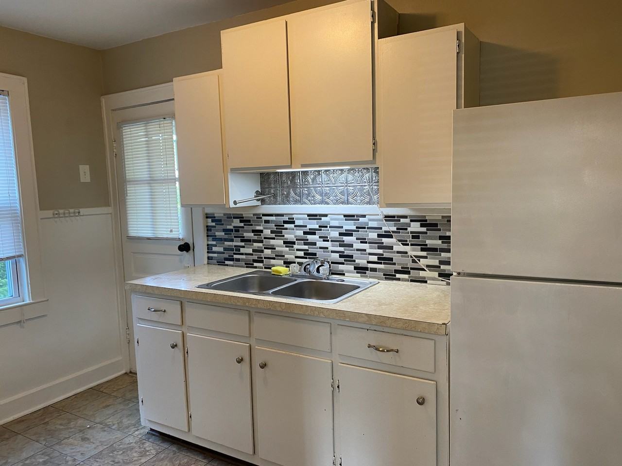 905 Myers Ave #A - Photo 5 of 11