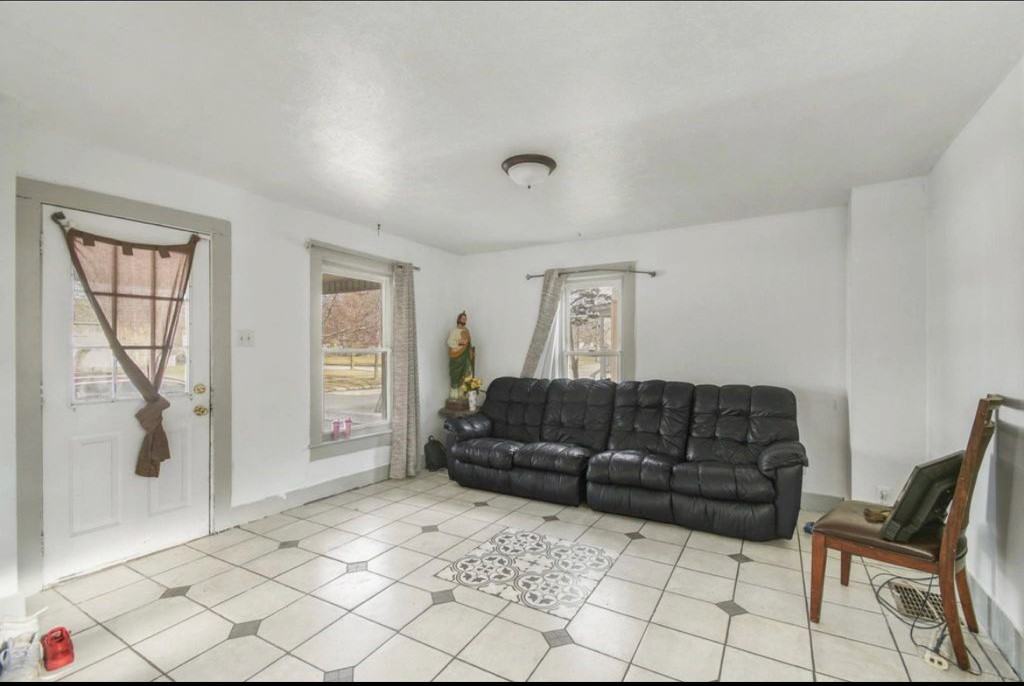 707 W Cleveland Ave - Photo 3 of 10