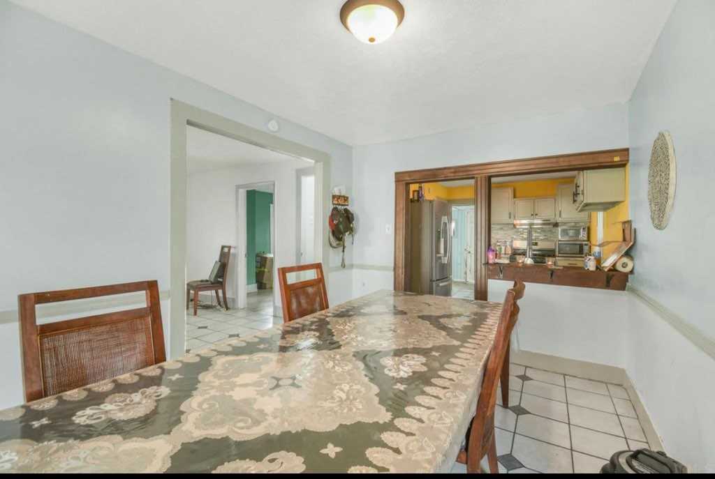 707 W Cleveland Ave - Photo 4 of 10