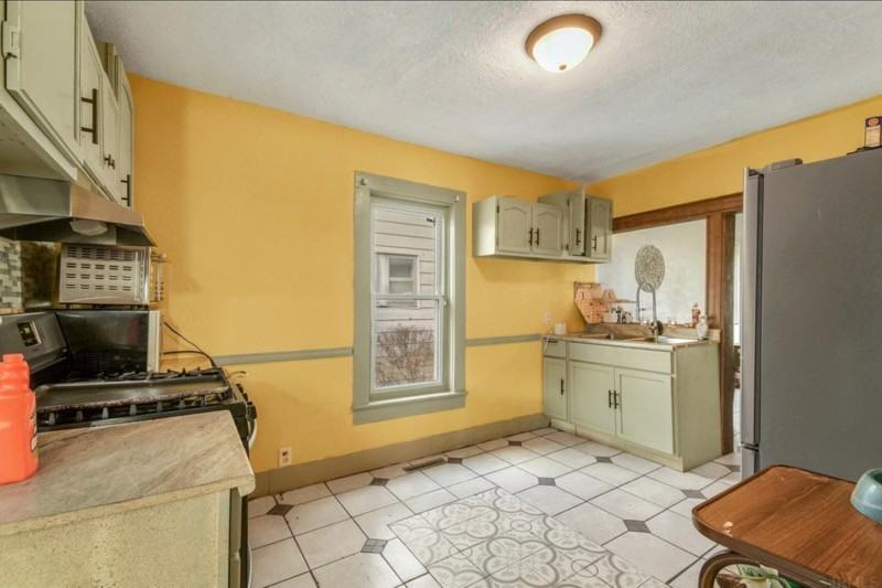 707 W Cleveland Ave - Photo 6 of 10