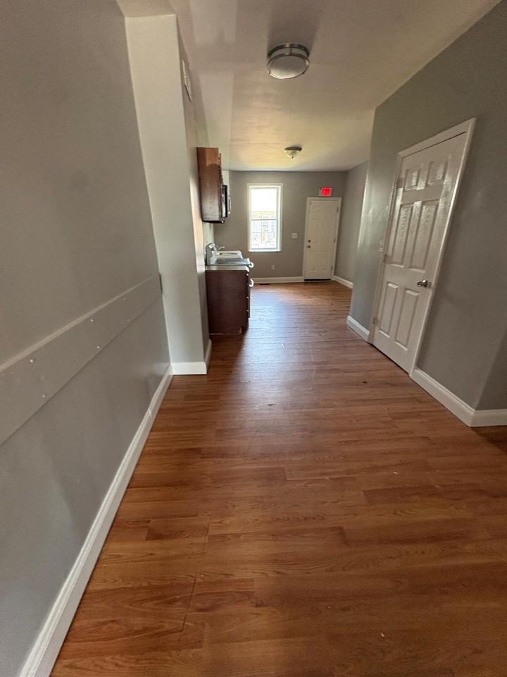 646 Cokesbury Ave - Photo 2 of 17