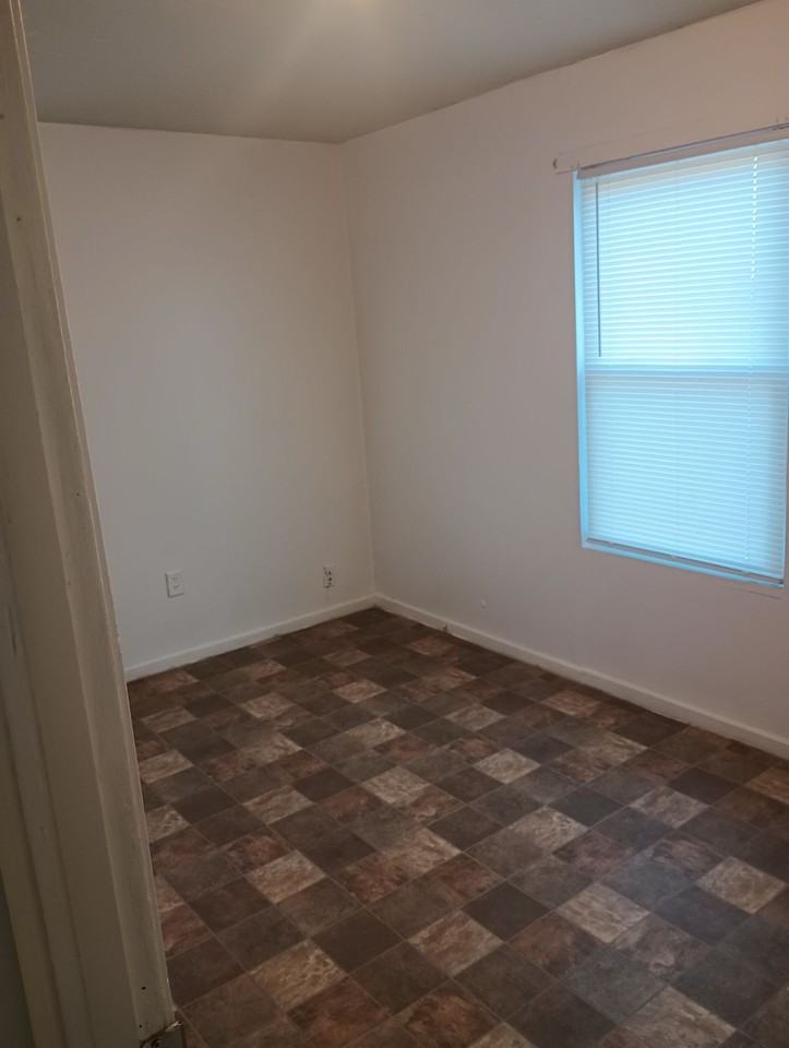 4170 Fillmore St - Photo 4 of 7