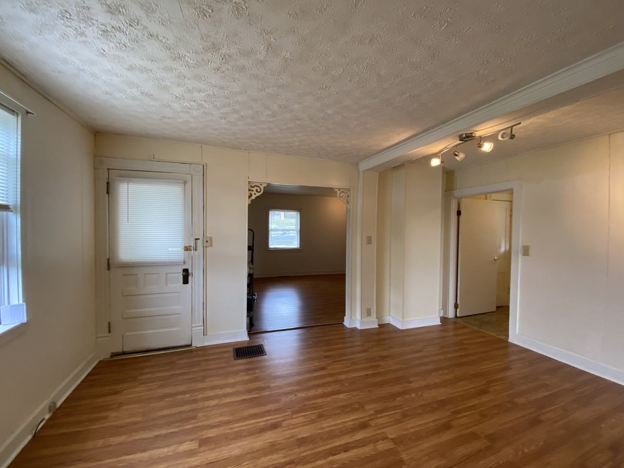 212 Central Ave - Photo 4 of 13