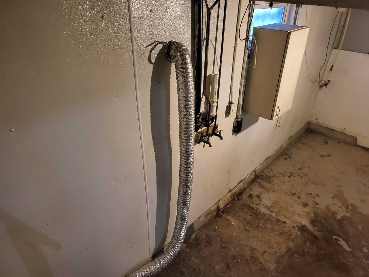 1124 S Harlan Ave - Photo 3 of 12