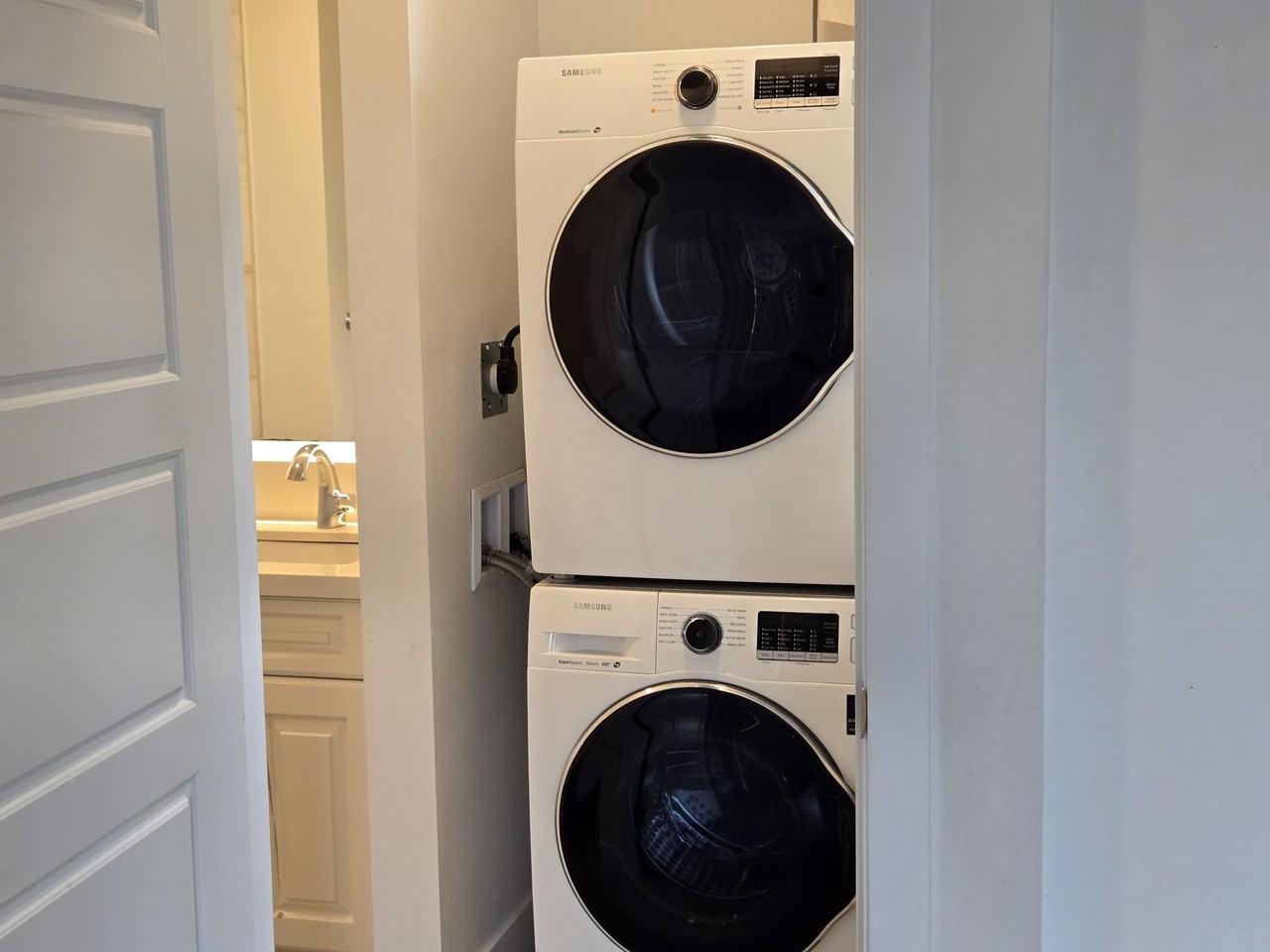 648 Thurston Close - Photo 6 of 15