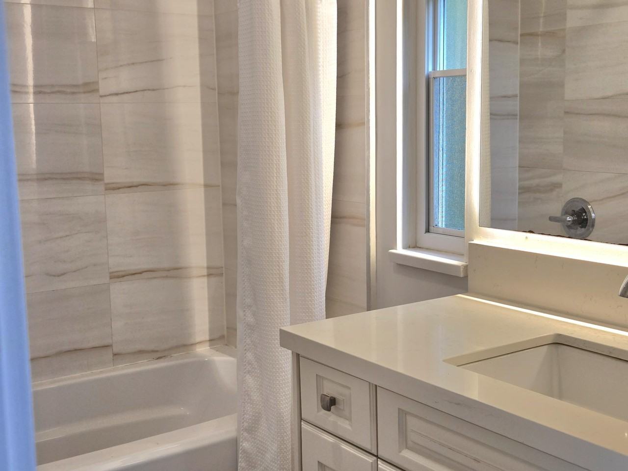 648 Thurston Close - Photo 7 of 15