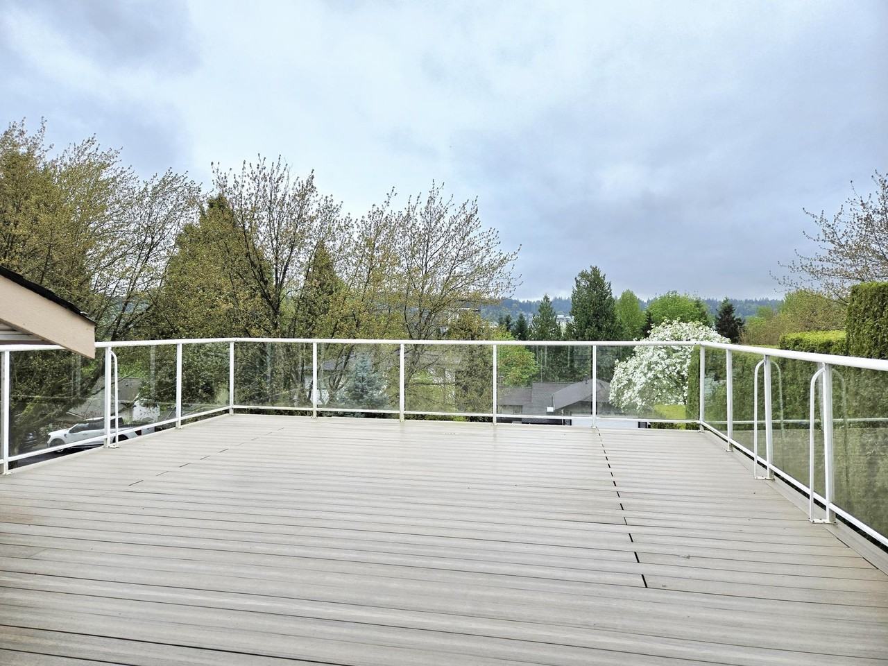 648 Thurston Close - Photo 3 of 15