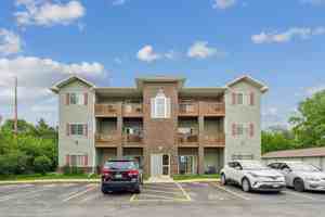 featured image of 80 Circle Dr #5
