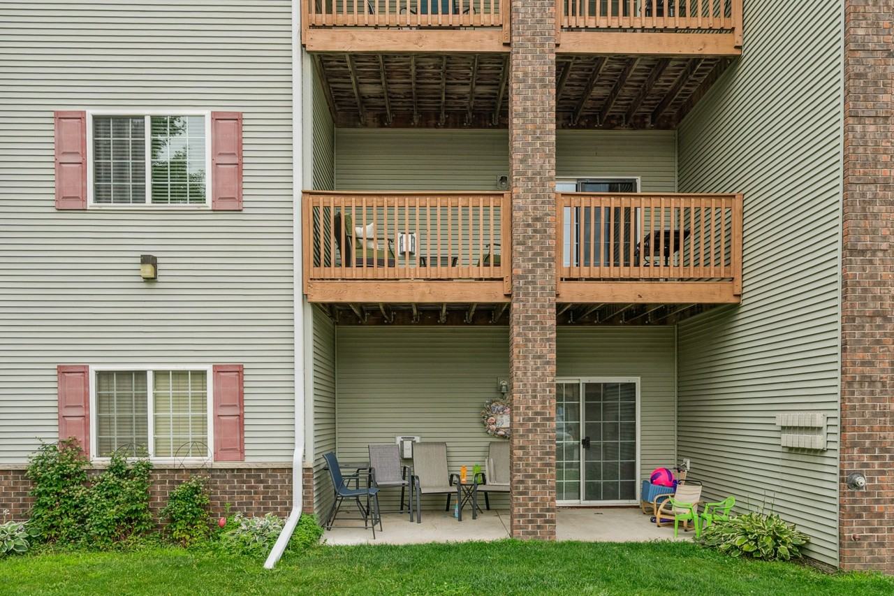 80 Circle Dr #5 - Photo 3 of 26