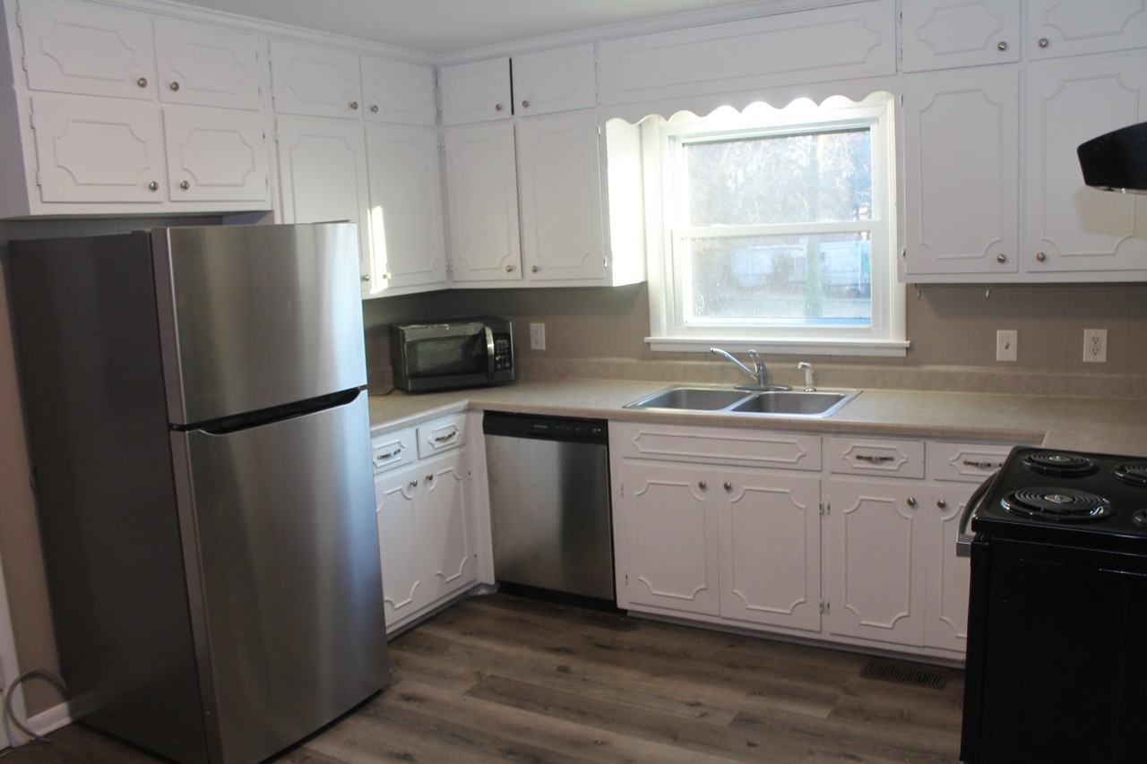 2602 Gibson St Nw - Photo 7 of 10