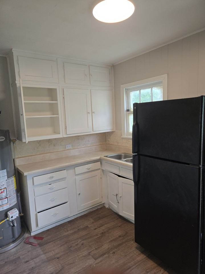 3901 Windsor Ave - Photo 6 of 10