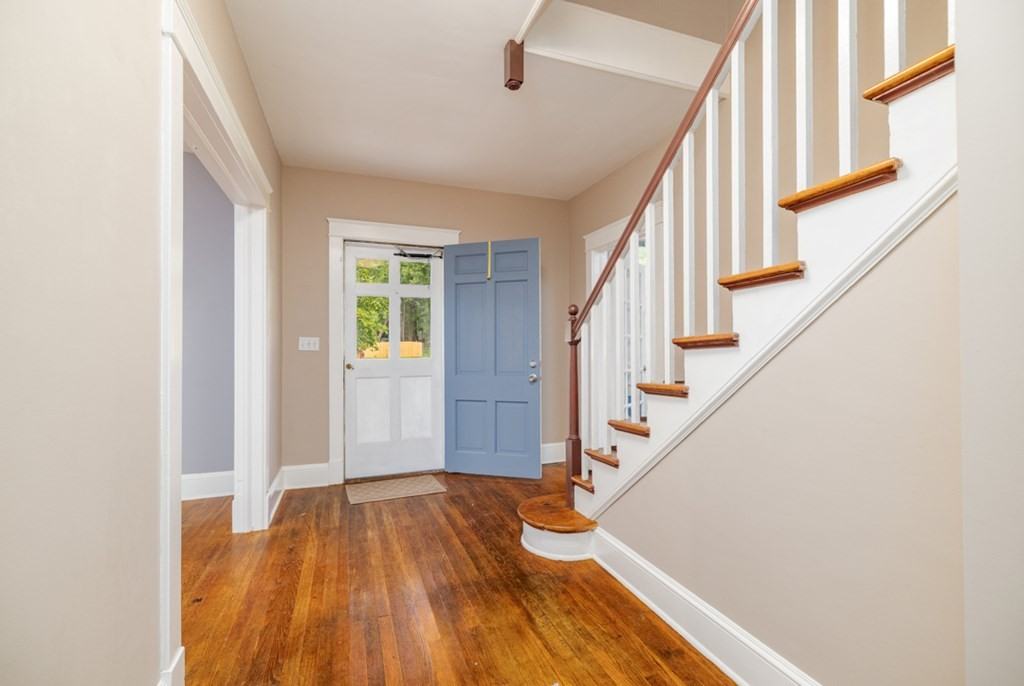 706 College Ave - Photo 2 of 38