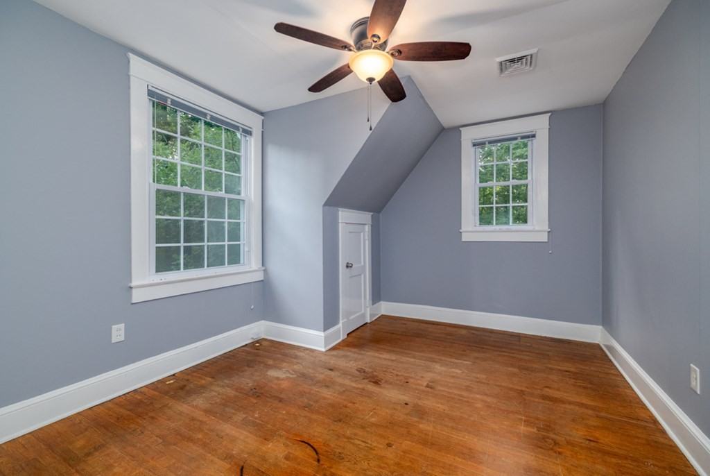 706 College Ave - Photo 3 of 38