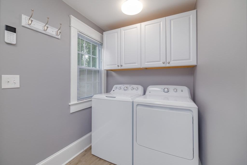 706 College Ave - Photo 4 of 38